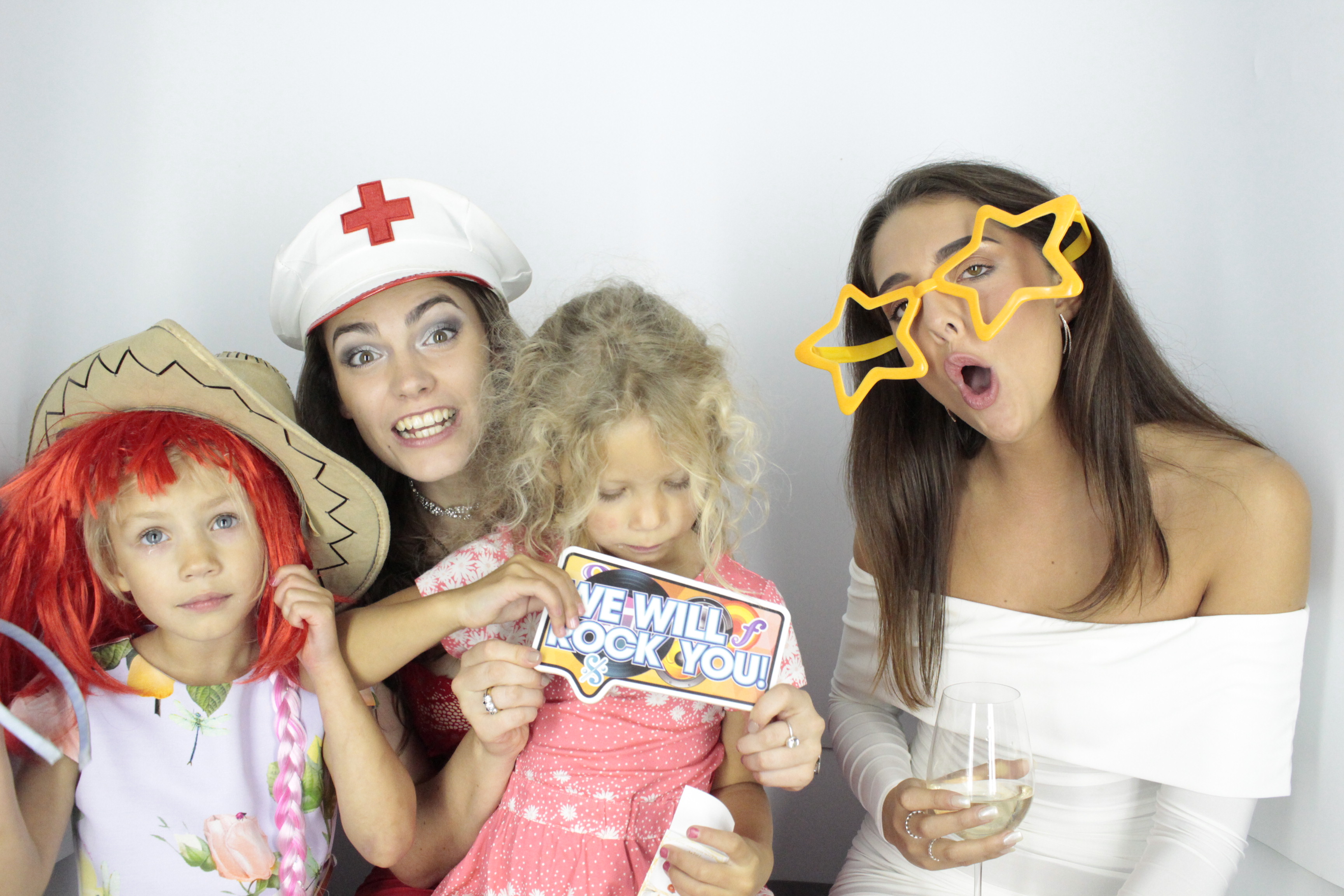 Isobel 18th Birthday Party  | View more photos from the event at gallery.myphotoboothexperience.co.uk/u/MyPhotoBoothExperienceLtd/Isobel-18th-Birthday-Party